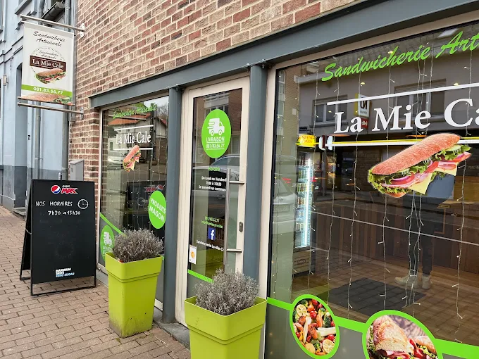 Devanture de la sandwicherie La Mie Cale à Perwez